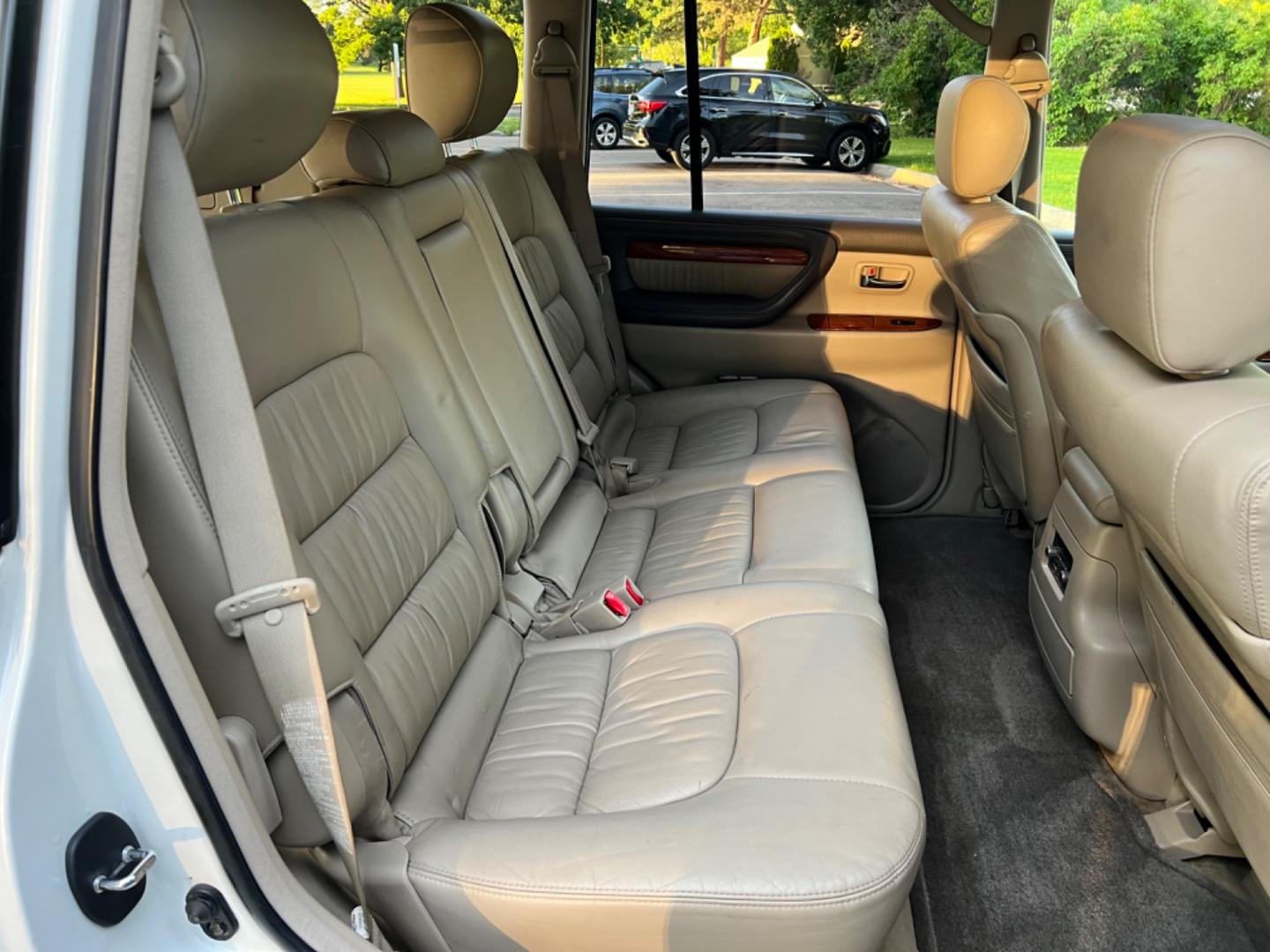 2005 White /Tan Lexus LX 470 , located at 2510 47th St. Suite 200, Boulder, CO, 80301, (303) 641-0333, 40.026196, -105.243217 - Coming soon. - Photo#17